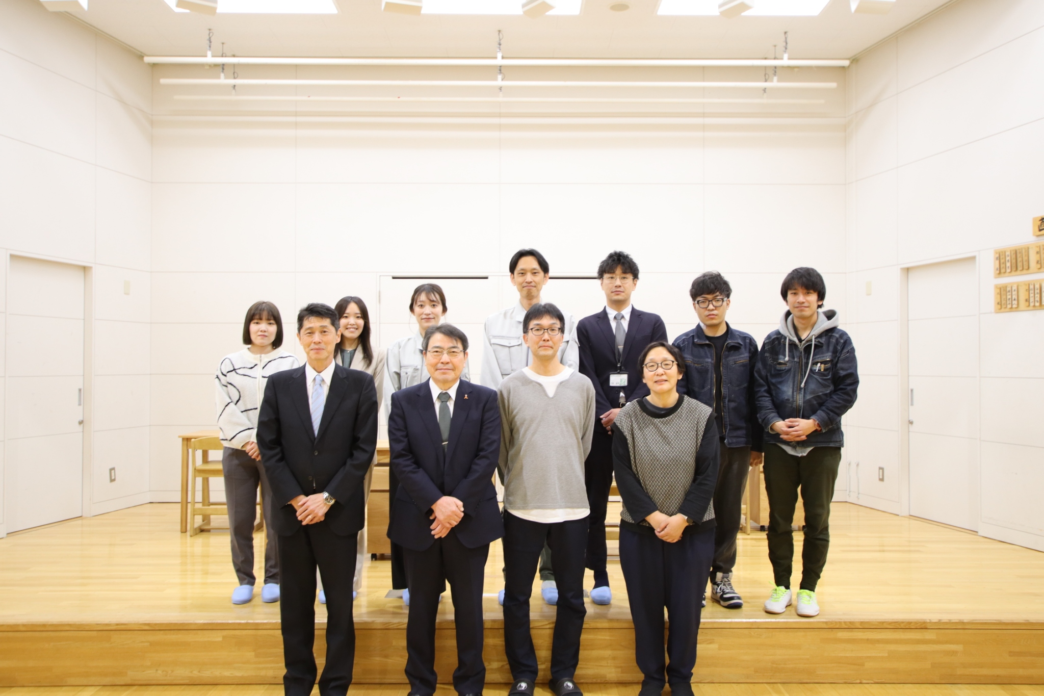 育児院 「贈呈式」